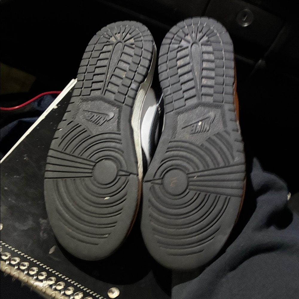 Nike Black and White Athletic Shoes - Picture 4 of 5
